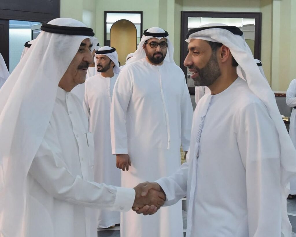 السلام على سموه في شهر رمضان وإهداءه نسخة من كتاب "السرطان في دولة الإمارات"